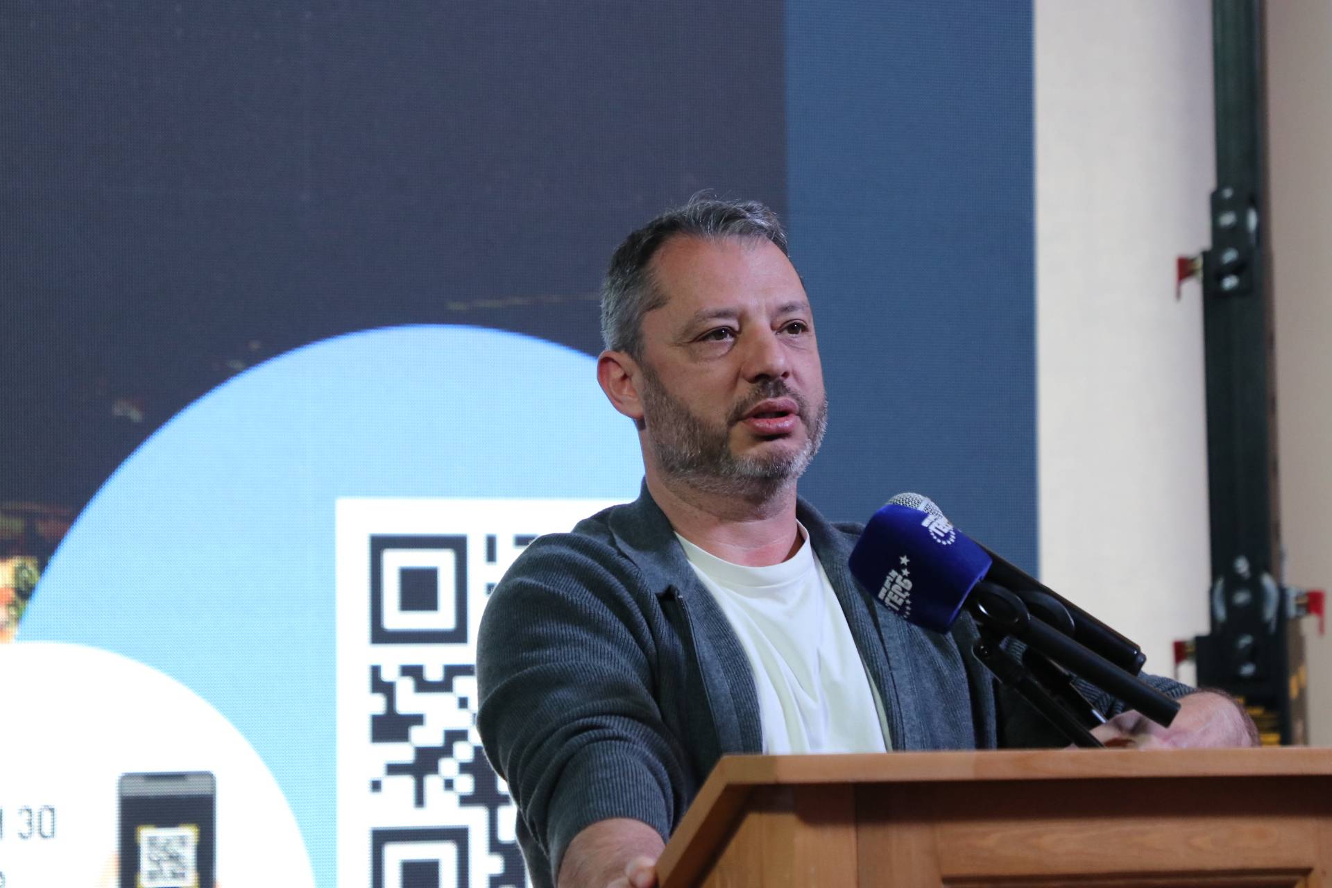 Делян Добрев